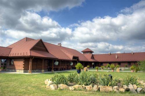 Centrum Aktywnego Wypoczynku BOREK