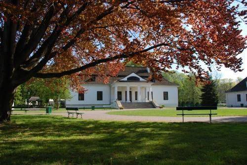 Centrum Kultury Dworek Białoprądnicki