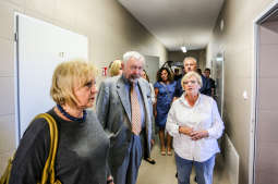 Wizyta prezydenta Krakowa w schronisku dla zwierząt