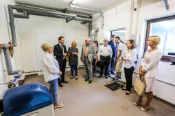 Wizyta prezydenta Krakowa w schronisku dla zwierząt