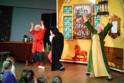 Strażnicy zaczarowanej księgi.JPG