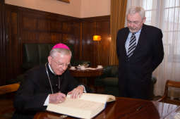 Prezydent Jacek Majchrowski powitał abpa Marka Jędraszewskiego