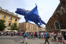 Parada smoków przeszła ulicami Starego Miasta