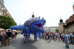 Parada smoków przeszła ulicami Starego Miasta