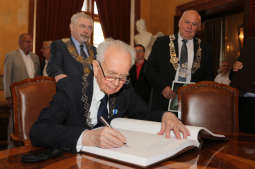 Towarzystwo Lekarskie Krakowskie z medalem „Cracoviae Merenti”