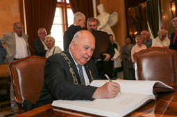 Towarzystwo Lekarskie Krakowskie z medalem „Cracoviae Merenti”