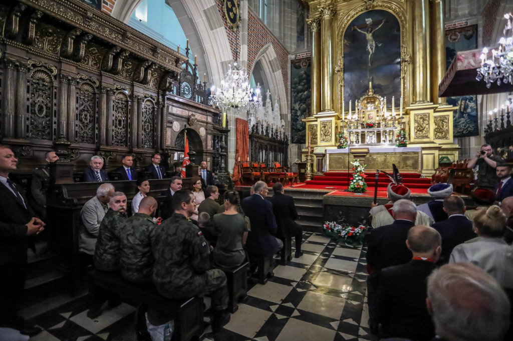 bs_kr_pl_20180805_img_4628.jpg-Msza Święta  I Kadrowa  Autor: B. Świerzowski