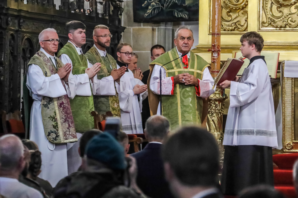 bs_kr_pl_20180805_img_4642.jpg-Msza Święta  I Kadrowa  Autor: B. Świerzowski