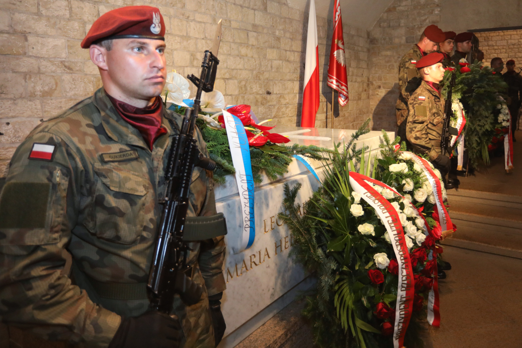 bs_kr_pl_20180805_img_4754.jpg-Msza Święta  I Kadrowa  Autor: B. Świerzowski