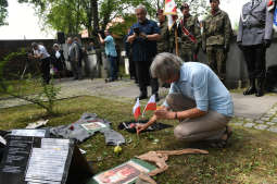 dsc_8810 copy.jpg-Wołyń, pomnik