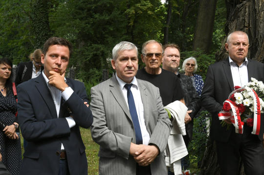 dsc_8850 copy.jpg-Wołyń, pomnik