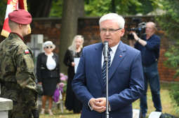 dsc_8852 copy.jpg-Wołyń, pomnik