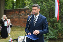 dsc_8857 copy.jpg-Wołyń, pomnik