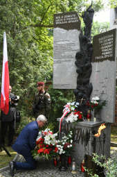 dsc_8872 copy.jpg-Wołyń, pomnik