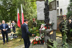 dsc_8877 copy.jpg-Wołyń, pomnik