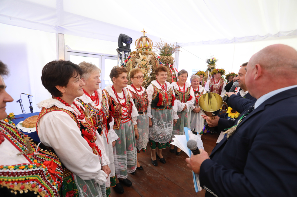 bs-26 sierpnia 2018-img_0348.jpg-Dożynki Miejskie,2018,Podgórze,Kulig,Wieńce  Autor: B. Świerzowski