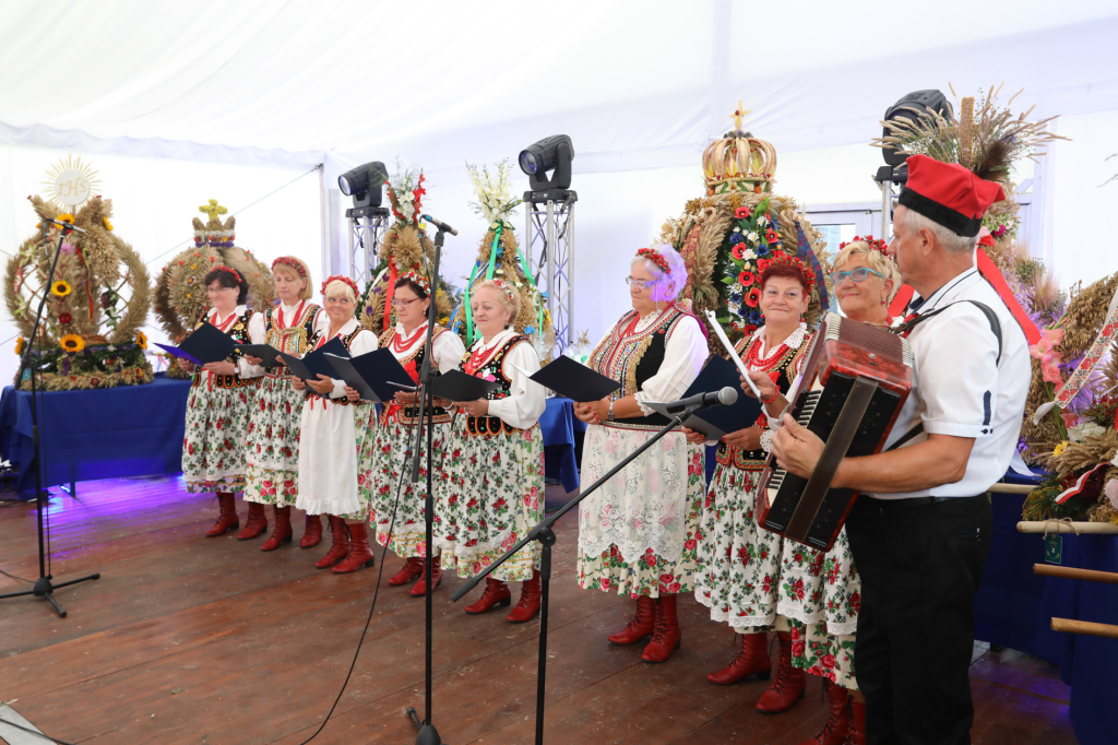 bs-26 sierpnia 2018-img_0472.jpg-Dożynki Miejskie,2018,Podgórze,Kulig,Wieńce  Autor: B. Świerzowski