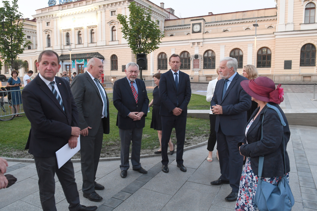 dsc_2785 copy.jpg-pomnik Ryszard Kukliński  Autor: W. Majka