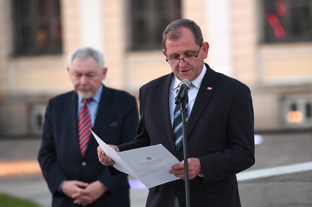 dsc_2832 copy.jpg-pomnik Ryszard Kukliński  Autor: W. Majka