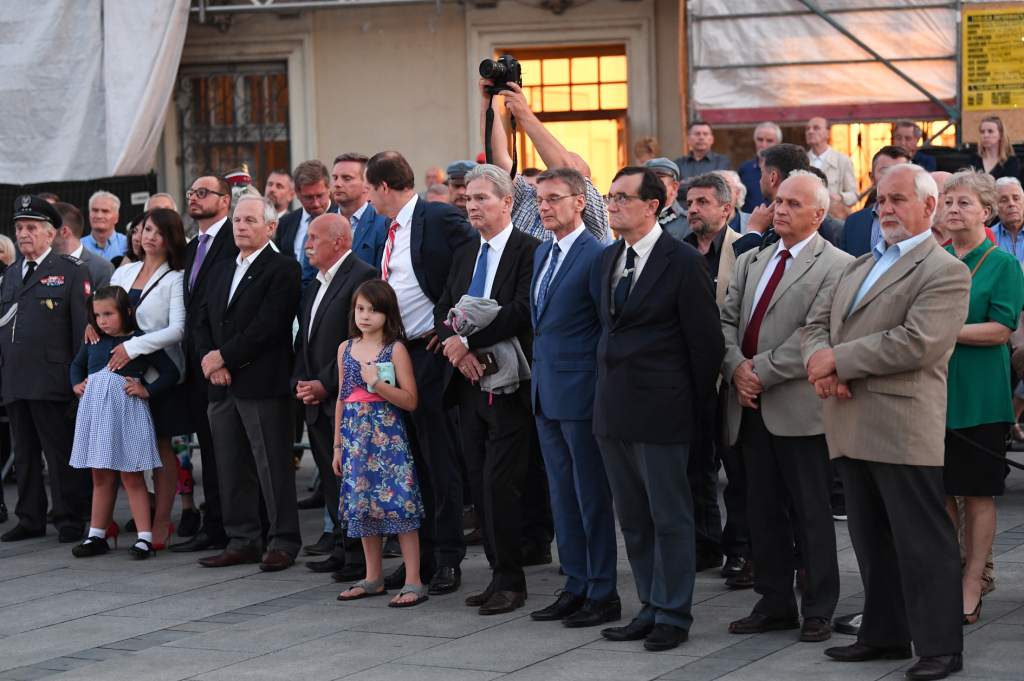 dsc_2839 copy.jpg-pomnik Ryszard Kukliński  Autor: W. Majka