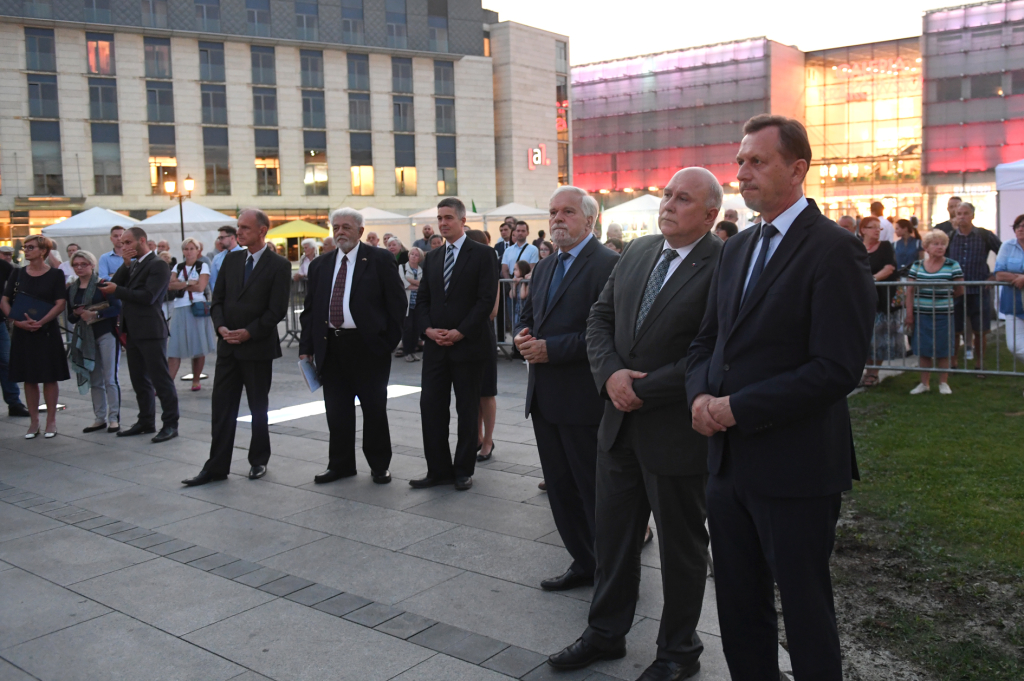 dsc_2863 copy.jpg-pomnik Ryszard Kukliński  Autor: W. Majka