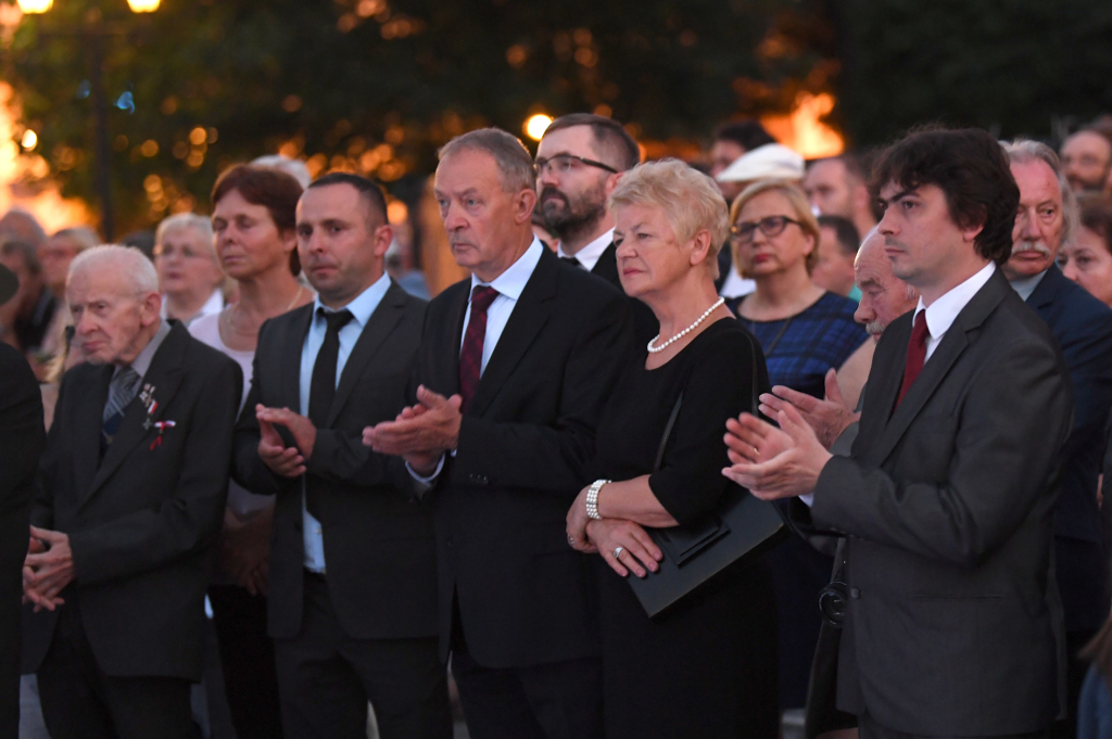 dsc_2891 copy.jpg-pomnik Ryszard Kukliński  Autor: W. Majka