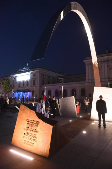 dsc_2998 copy.jpg-pomnik Ryszard Kukliński