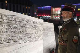 dsc_3081 copy.jpg-pomnik Ryszard Kukliński