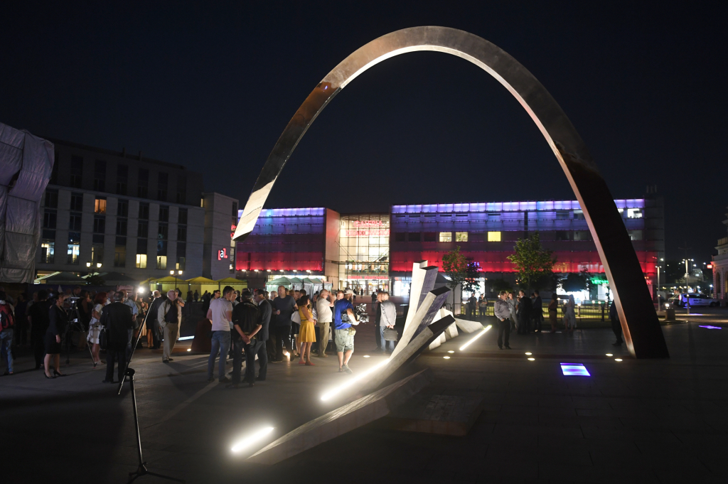 dsc_3137 copy.jpg-pomnik Ryszard Kukliński  Autor: W. Majka