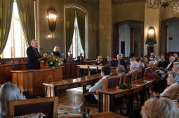 dsc_2585 copy.jpg-Honoris Gratia