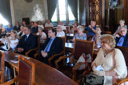 dsc_2587 copy.jpg-Honoris Gratia