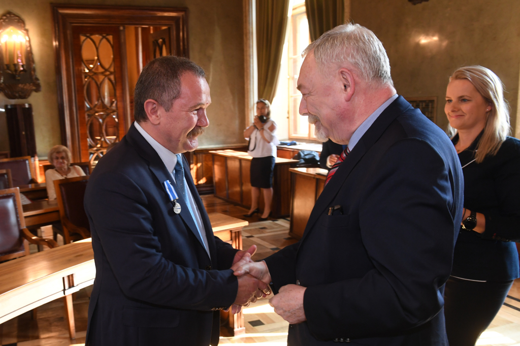 dsc_2607 copy.jpg-Honoris Gratia  Autor: W. Majka