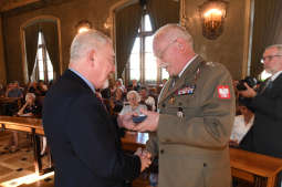 dsc_2621 copy.jpg-Honoris Gratia