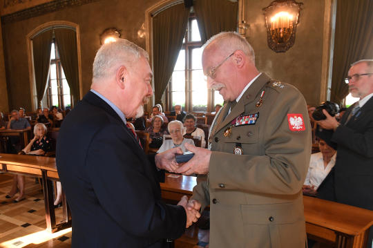 dsc_2621 copy.jpg-Honoris Gratia