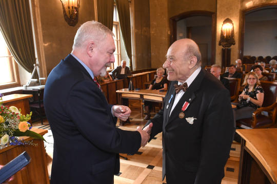 dsc_2657 copy.jpg-Honoris Gratia