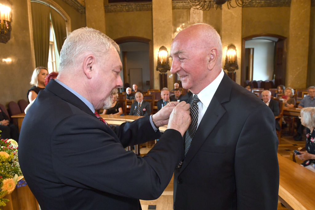 dsc_2663 copy.jpg-Honoris Gratia  Autor: W. Majka