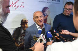 dsc_5692 copy.jpg-Lang Team