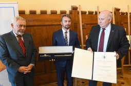 dsc_6039 copy.jpg-Uroczyste wręczenie tytułu „Filantrop Krakowa A. D. 2017”