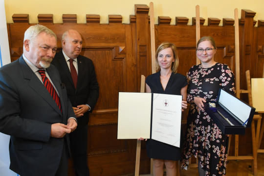 dsc_6055 copy.jpg-Uroczyste wręczenie tytułu „Filantrop Krakowa A. D. 2017”