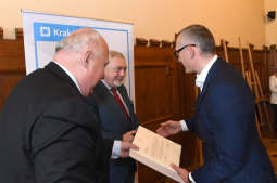 dsc_6118 copy.jpg-Uroczyste wręczenie tytułu „Filantrop Krakowa A. D. 2017”
