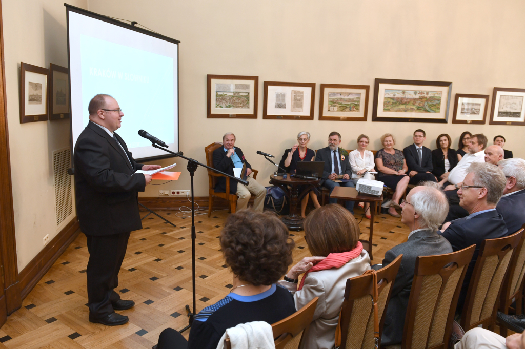 dsc_6228 copy.jpg-POWIEDZIANE PO KRAKOWSKU  Autor: W. Majka