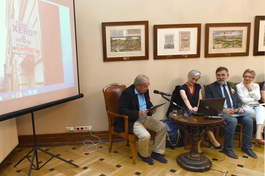 dsc_6229 copy.jpg-POWIEDZIANE PO KRAKOWSKU  Autor: W. Majka