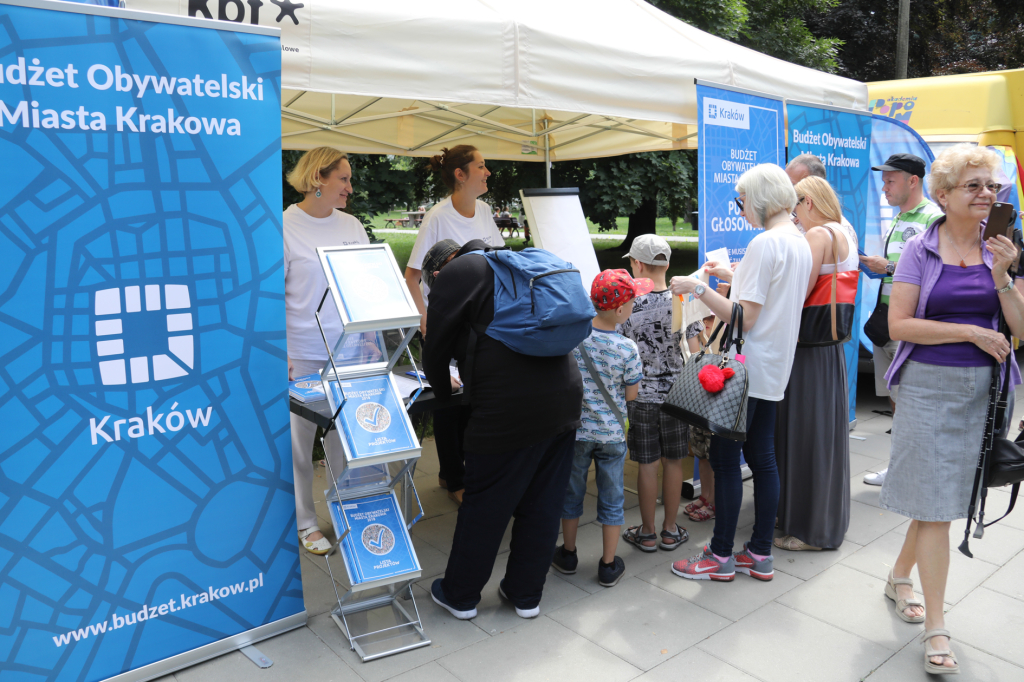 bs_kr_pl_20180617_img_2896.jpg-Piknik Parku Ratuszowym  Autor: B. Świerzowski