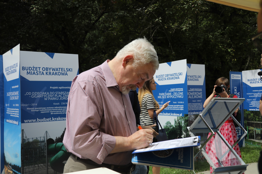 bs_kr_pl_20180617_img_3031.jpg-Piknik Parku Ratuszowym  Autor: B. Świerzowski