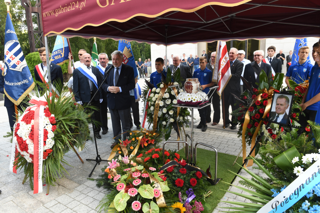 dsc_7453 copy.jpg-Uroczystości pogrzebowe Jana Nowaka  Autor: W. Majka