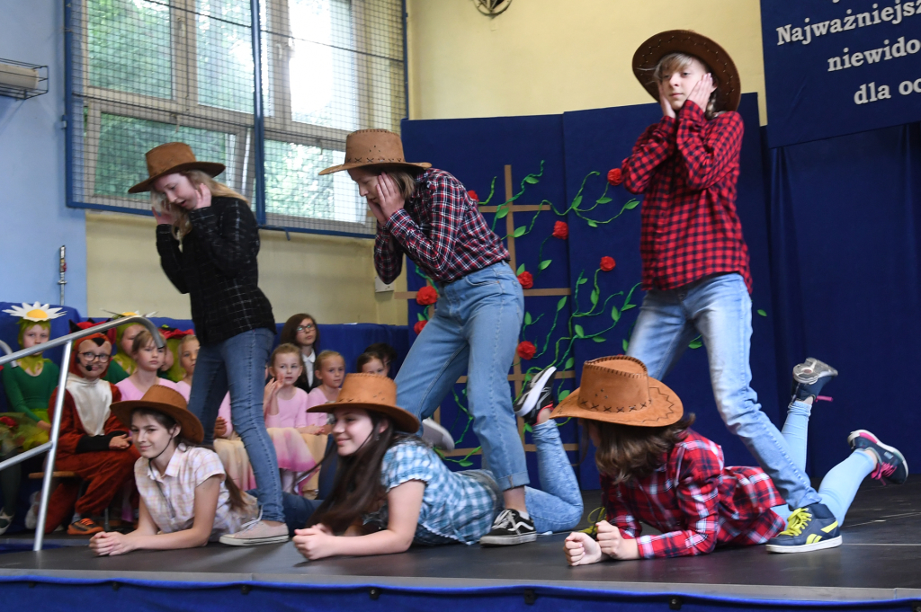 dsc_7869 copy.jpg-Szkole Podstawowej nr 43  Autor: W. Majka