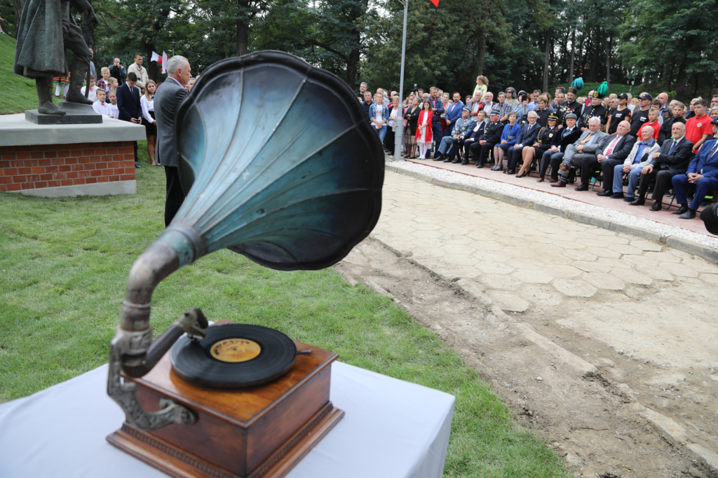 bs-08 września 2018-img_4205.jpg-Piłsudski,pomnik,Swoszowice,Majchrowski,Uroczystość  Autor: B. Świerzowski