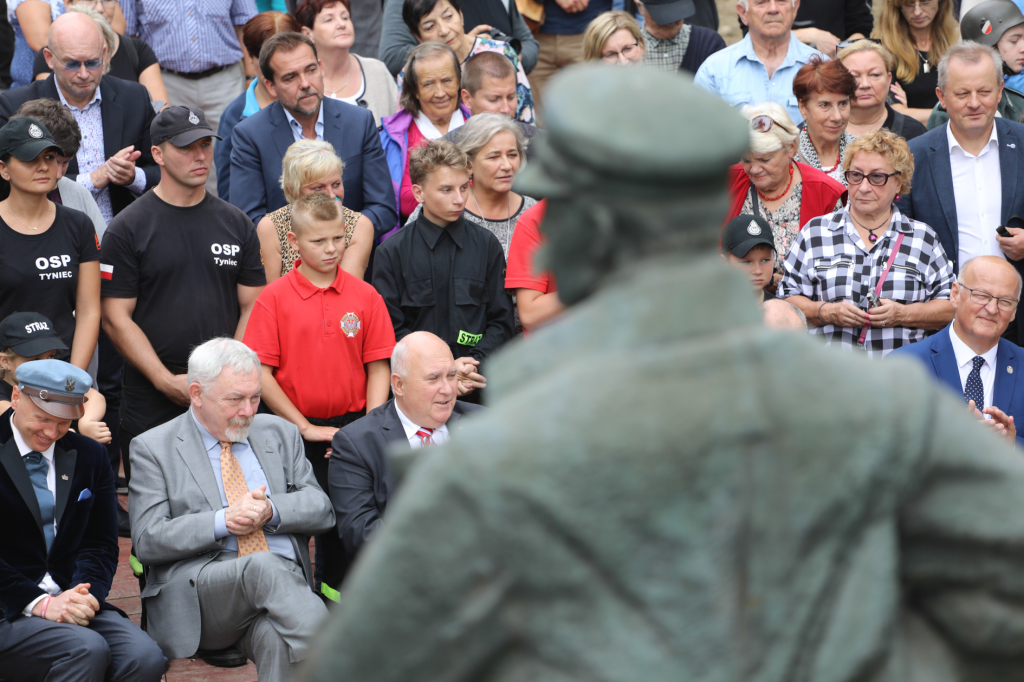 bs-08 września 2018-img_4223.jpg-Piłsudski,pomnik,Swoszowice,Majchrowski,Uroczystość  Autor: B. Świerzowski