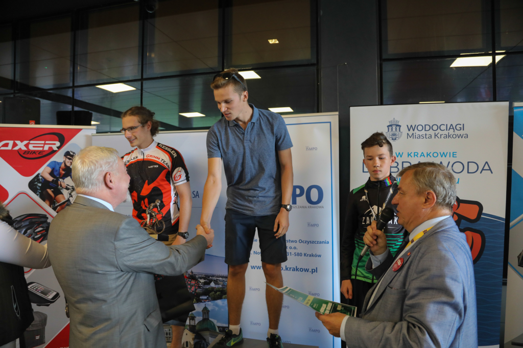 bs-09 września 2018-img_5852.jpg-Biathlon,NCK,Majchrowski,dekoracja  Autor: B. Świerzowski