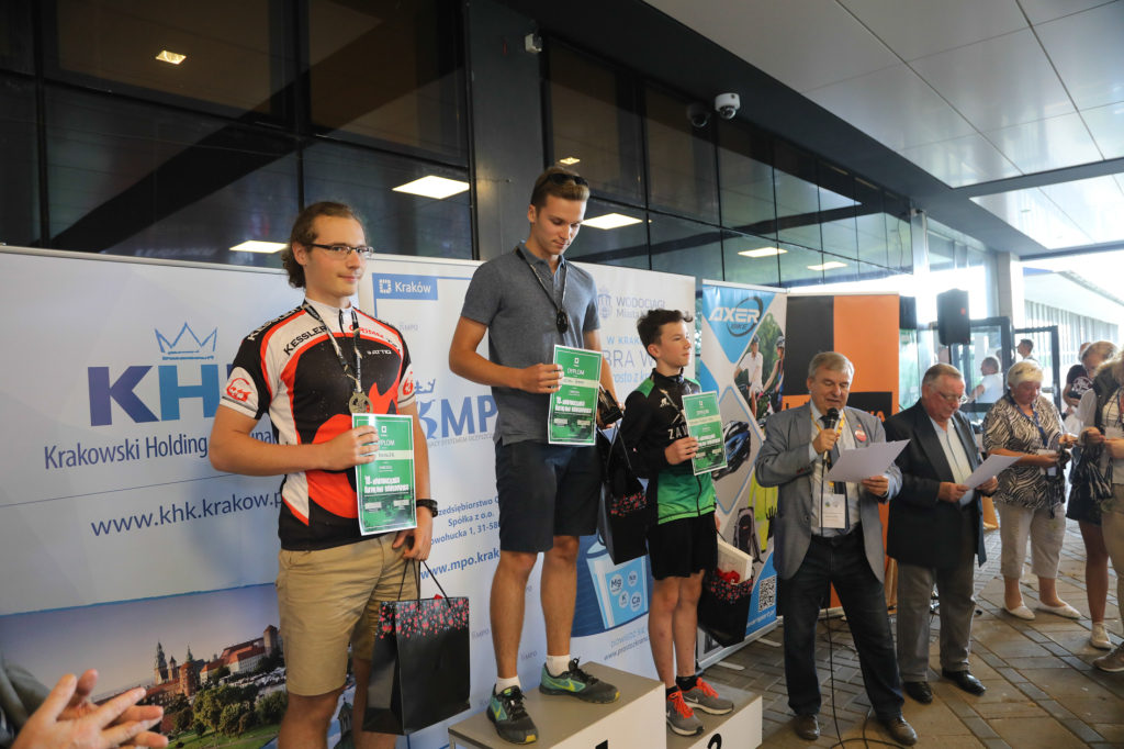 bs-09 września 2018-img_5860.jpg-Biathlon,NCK,Majchrowski,dekoracja  Autor: B. Świerzowski